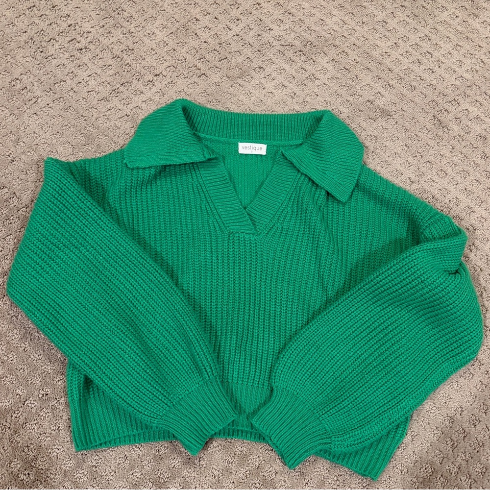 Vestique Emerald V-Neck Sweater
